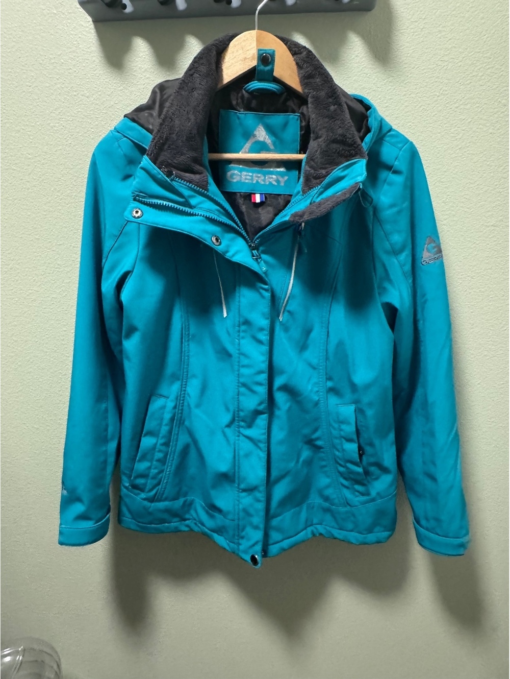 Gerry Women’s Small Teal Turquoise Hooded Outdoor Jacket Fleece Lined Stretch